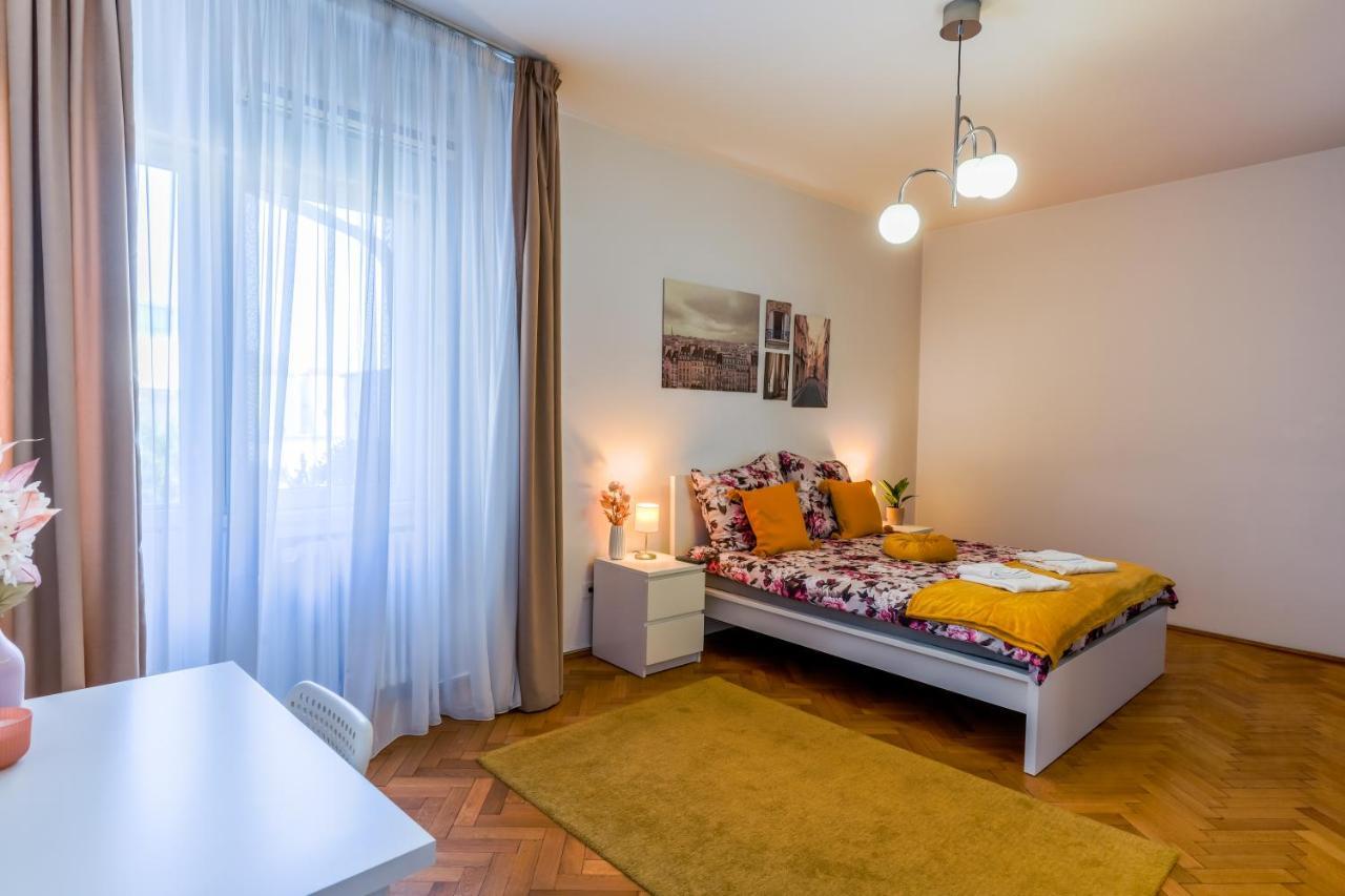 Ultracentral Golden Gatehouse 3 Bdrm Bukareszt Zewnętrze zdjęcie